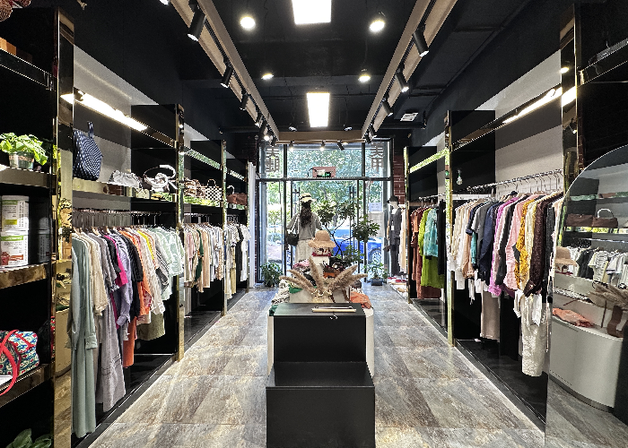 开发区闽江道想象国际100平纯一层服装店转让